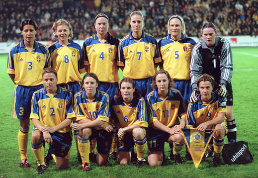 Övre raden fr. v. Jane Törnqvist, Tina Nordlund, Sara