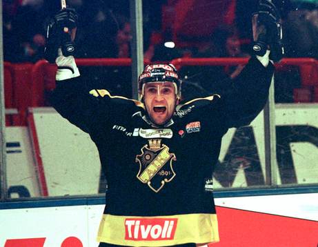 AIK - Färjestad 4-3 (3-3). Stefan Hellkvist avgjorde i