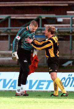Jonas Henriksson, Häcken försöker lugna ner sin målvakt