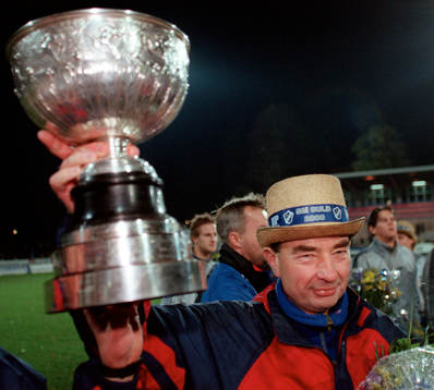 Tom Prahl tränare, Halmstad (von Rosens pokal, buckla)
