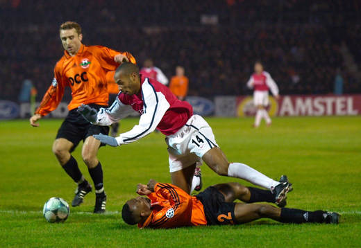 Thierry Henry, Arsenal och Isaac Okoronkwo, Shakhtar Donetsk