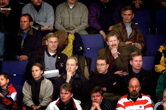 Jim Nill (med penna), Assistant manager Detroit Red Wings