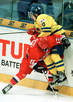 Henrik Zetterberg, Sverige och Aleksandr Guljavtsev,