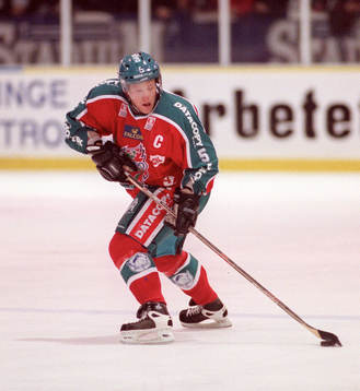Jan-Axel Alavaara, Modo