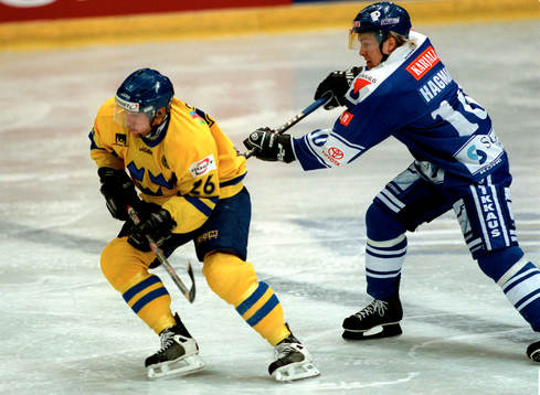 Anders Burström, Sverige och Niklas Hagman, Finland