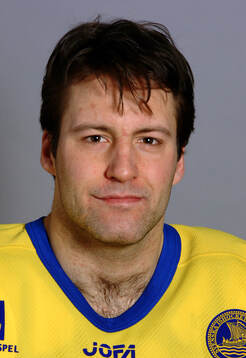 Mikael Renberg of team Sweden poses for a portrait in 2001.