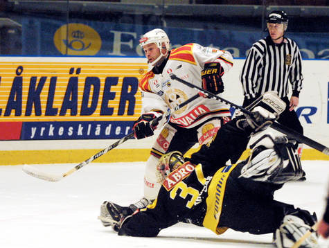 Pär Djoos, Brynäs och Tim Thomas, målvakt AIK