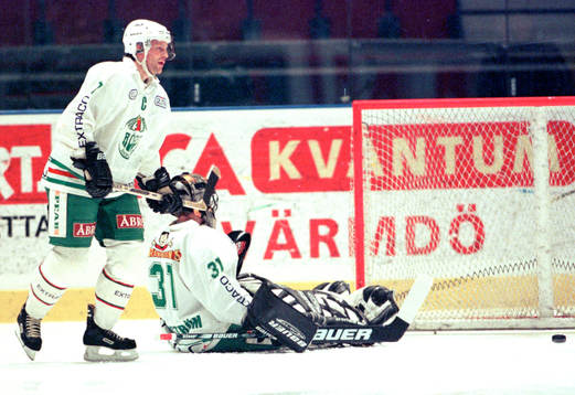 Csaba Prokec och Daniel Spasic, målvakt Rögle