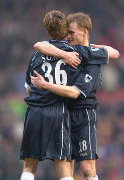 Ragnvald Soma och Hannu Tihinen, West Ham jublar. (Jubel)