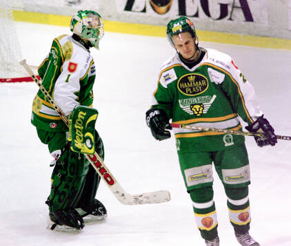 Tingsryds målvakt Mattias Elm och Morgan Hansson