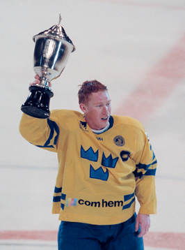Jörgen Jönsson, Sverige jublar. (Jubel, pokal)