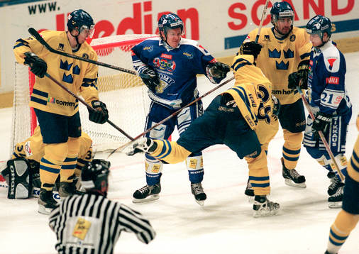 Ishockey, Sverige - Finland. Bråk