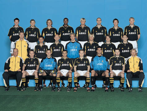 AIK Bakre raden fr v : Sharbel Touma, Patric Andersson,