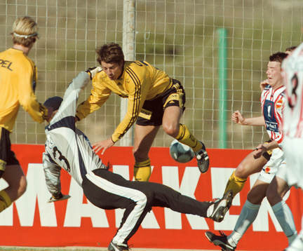 Knut Borch, målvakt Tromsö och Gylfi Einarsson,