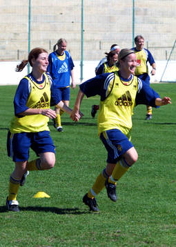 Malin Moström och Victoria Svensson, Sverige
