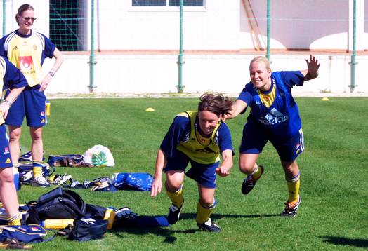 Bläddra bland fler bilder av Fotboll, Dam, träning i Algarve