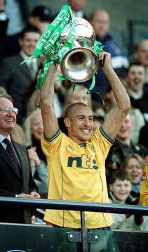 Henrik Larsson, Celtic jublar. (Jubel, Buckla, Pokal)