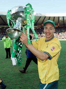 Henrik Larsson, Celtic jublar. (Jubel, Buckla, Pokal)