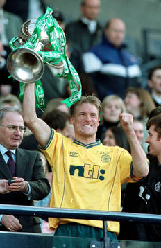Johan Mjällby, Celtic jublar. (Jubel, Buckla, Pokal)