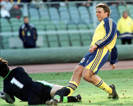 Sverige - Makedonien: Anders Svensson gör 1-0 till Sverige