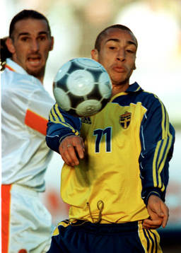 Sverige - Makedonien: Henrik Larsson, Sverige
