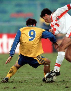 Fredrik Ljungberg, Sverige och Toni Micevski, Makedonien