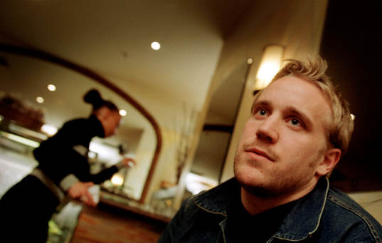 Pär Karlsson, Wimbeldon på ett café i centrala London