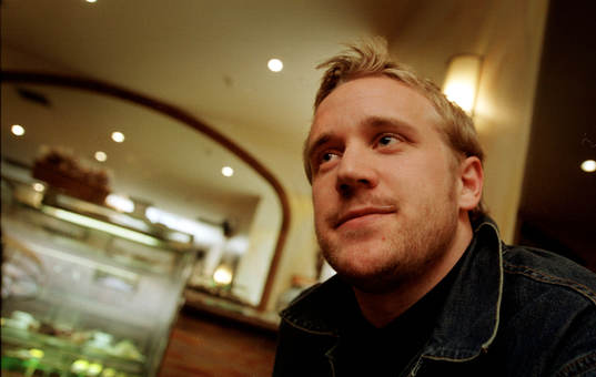 Pär Karlsson, Wimbeldon på ett café i centrala London