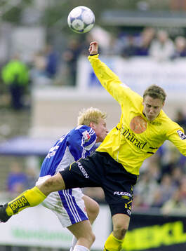 Elfsborgs Lars-Gunnar Carlstrand i höjdduell mot Halmstads