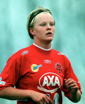 Nilla Fischer, Wä