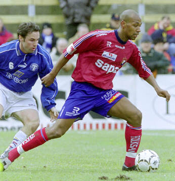 Örgrytes Jeffrey Aubynn mot Trelleborgs Mattias Kronvall