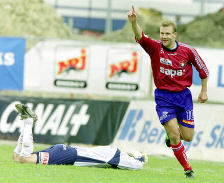 Örgrytes Joachim Karlsson jublar
