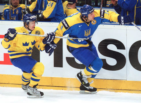 Per-Johan Axelsson hakar en ukrainare. ( hakning )