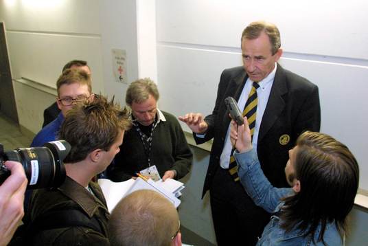 Ishockey, VM,  Landslagsläkaren Lennart Hovelius, Sverige