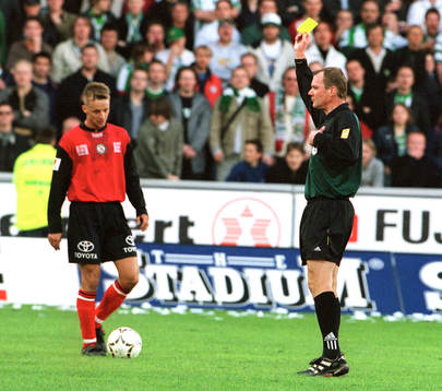 Karl-Erik Nilsson, domare, gult kort