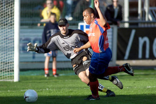 Alvaro Santos, Helsingborg rundar Johan Wiland, Elfsborg