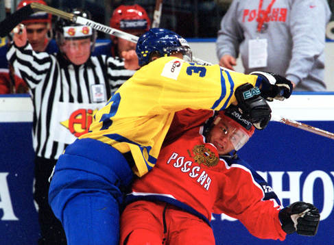 Fredrik Modin, Sverige, tackling