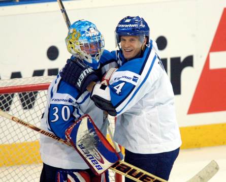 Pasi Nurminen och Kimmo Timonen, jubel