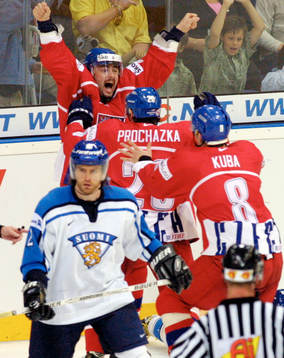 Ishockey, VM, Tjeckerna jublar, finnarna deppar. Martin