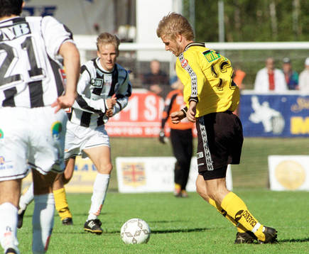 Simon Sjöfors, Mjällby utmanar Landskrona försvaret