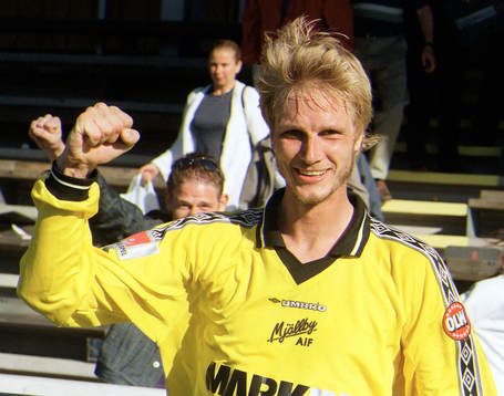 Matchhjälten Simon Sjöfors, Mjällby