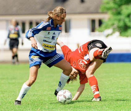 Bläddra bland fler bilder av Fotboll, Damallsvenskan, Kristianstad/Wä - Älvsjö
