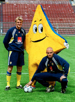 Fotboll, Sverige, Maskot, Mattias Svensson och Olof Mellberg