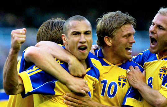 Henirk Larsson, Sverige jublar