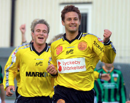 Målskytten Marcus Ringberg , jubel