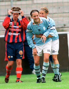 Therese Sjögran och Natalia Folbrycht, Malmö FF, jubel