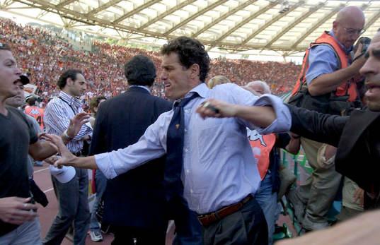 Fotboll, Italiensk, Roma italienska mästare. Capello