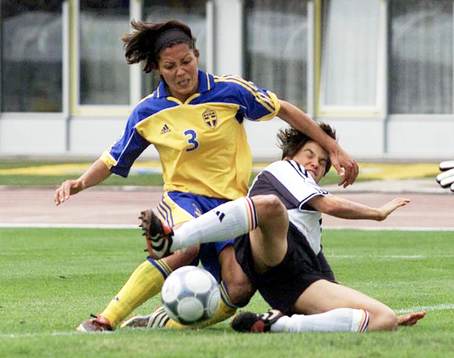 Jane Törnqvist, Sverige och Renate Lingor, Tyskland