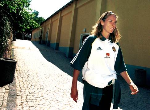 Linda Fagerström, Sverige,  vandrar omkring på
