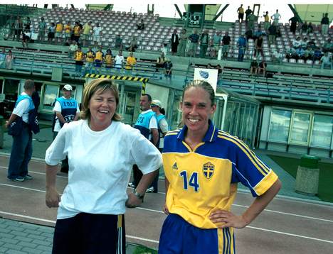 Marika Domanski och Linda Fagerström